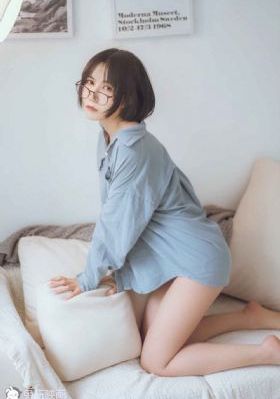 厨房掀开馊了裙子子挺进视频_4K迅雷电影在线